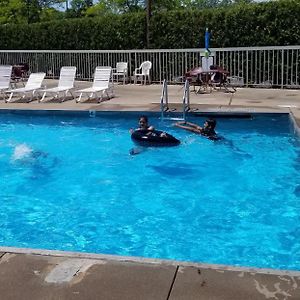 Clarion Pointe Near Erie Casino